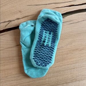Pointe Studio - Turquoise Blue Gripper Socks - M/L (8-10)